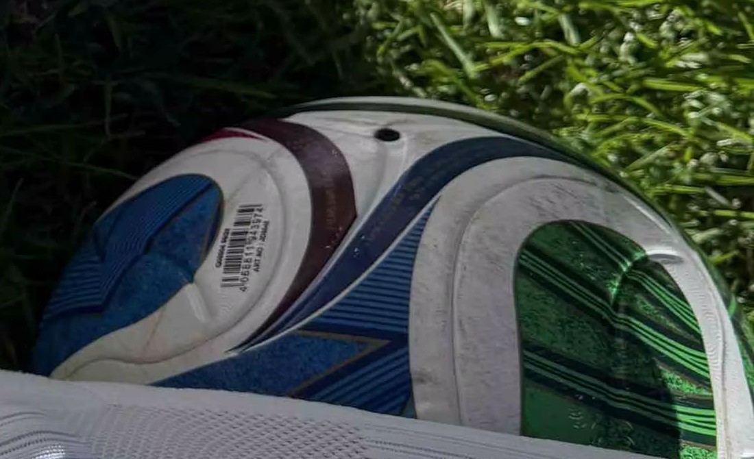 Matchball auf dem Rasen